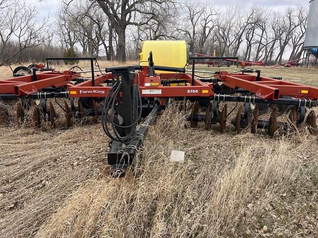 Image of Farm King 8700 equipment image 1