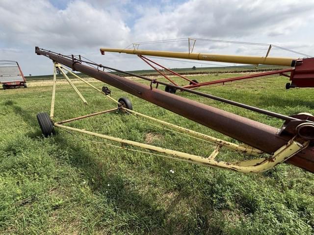 Image of Farm King 8x51 equipment image 3