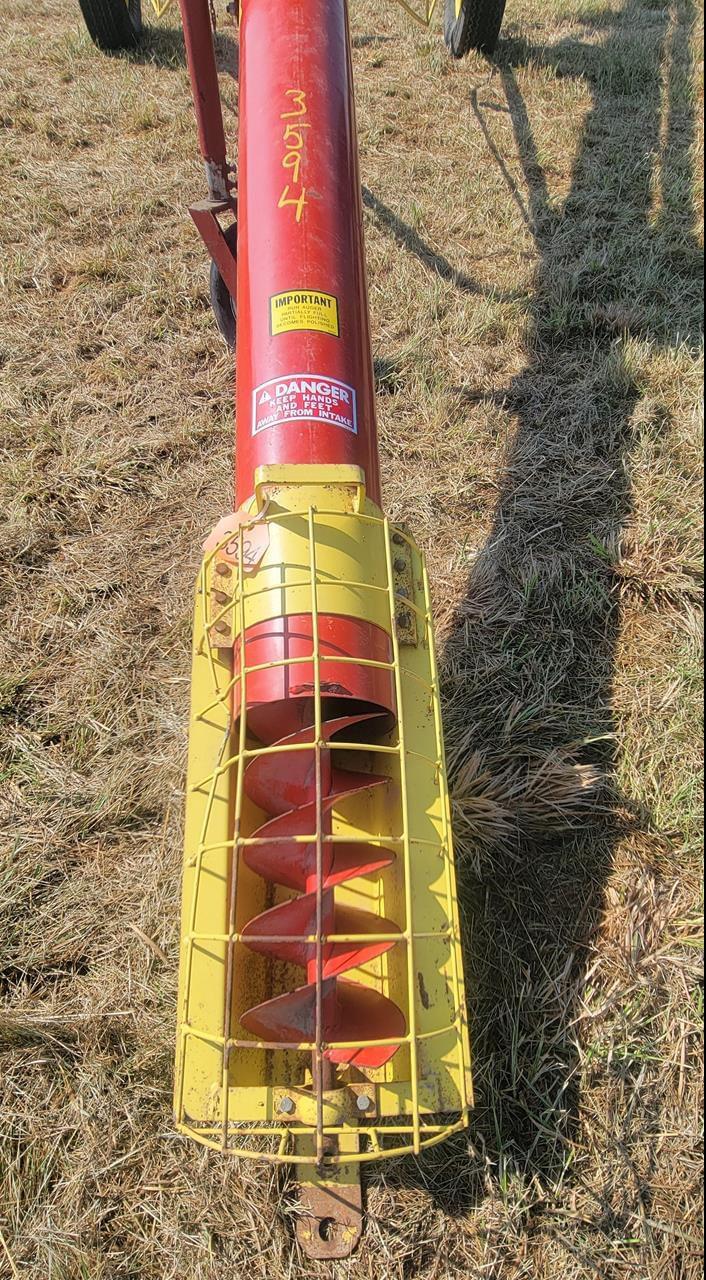 Image of Farm King 831 Image 1