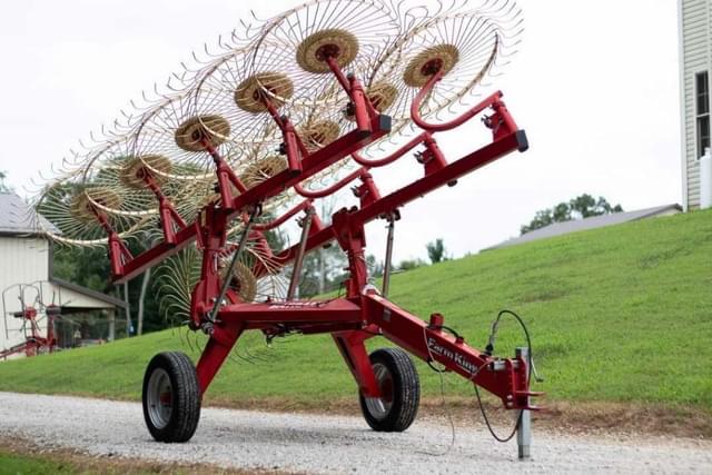 Image of Farm King BatRake equipment image 1