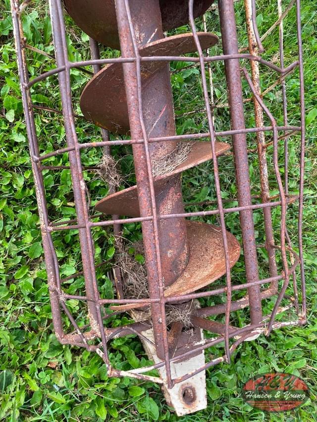 Image of Farm King 10x31 equipment image 2