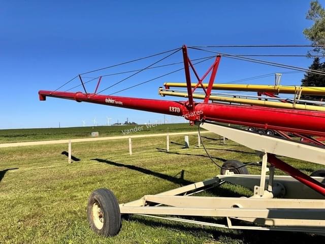 Image of Farm King 1370 equipment image 4