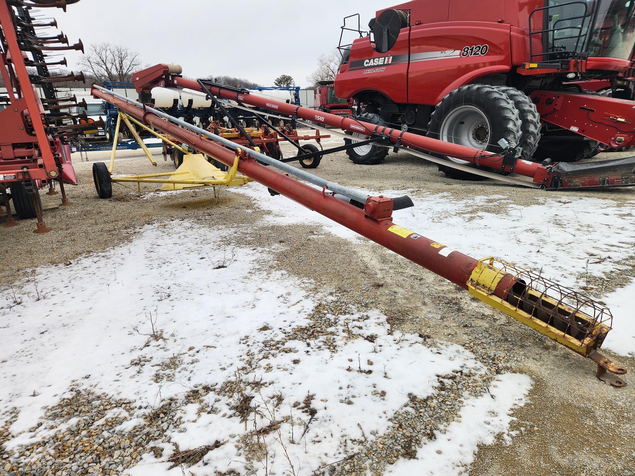 Farm King CX851 Equipment Image0