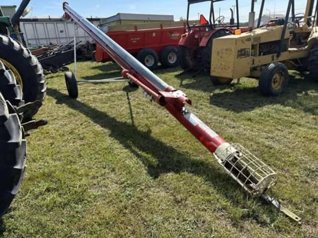 Image of Farm King 834 equipment image 1