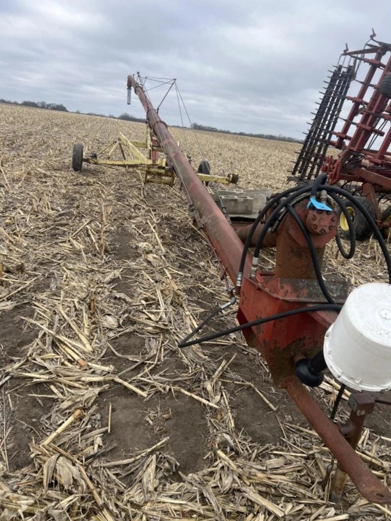 Farm King 8x60 Equipment Image0