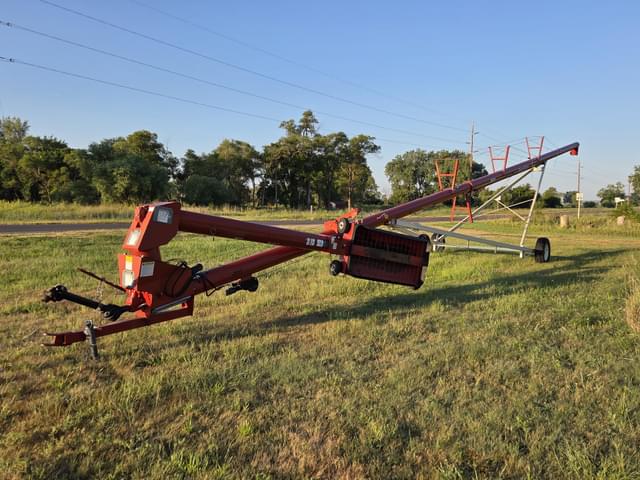 Image of Farm King 1072 equipment image 1