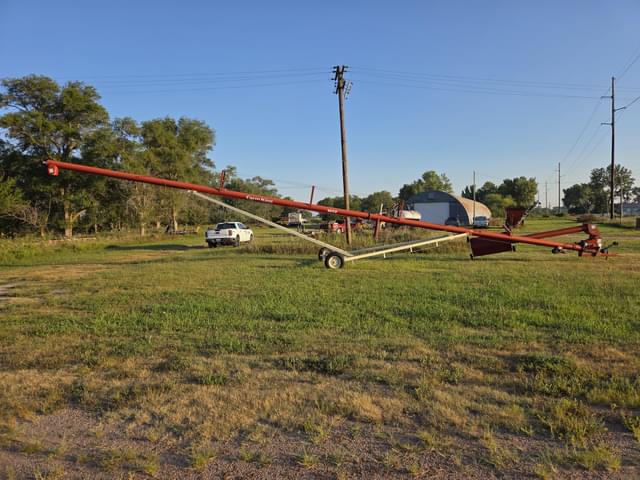 Image of Farm King 1072 equipment image 2