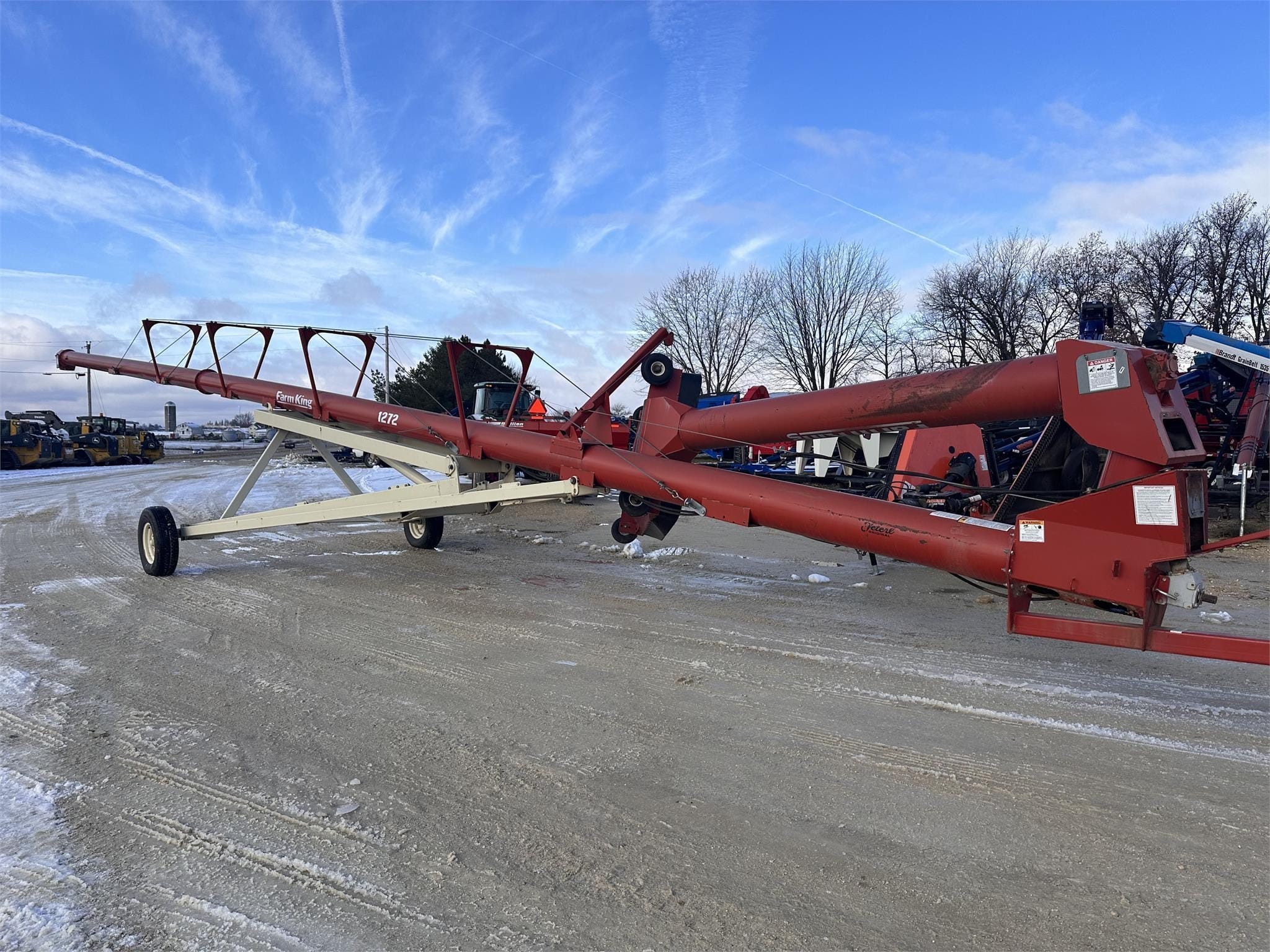 Farm King 1272 Equipment Image0