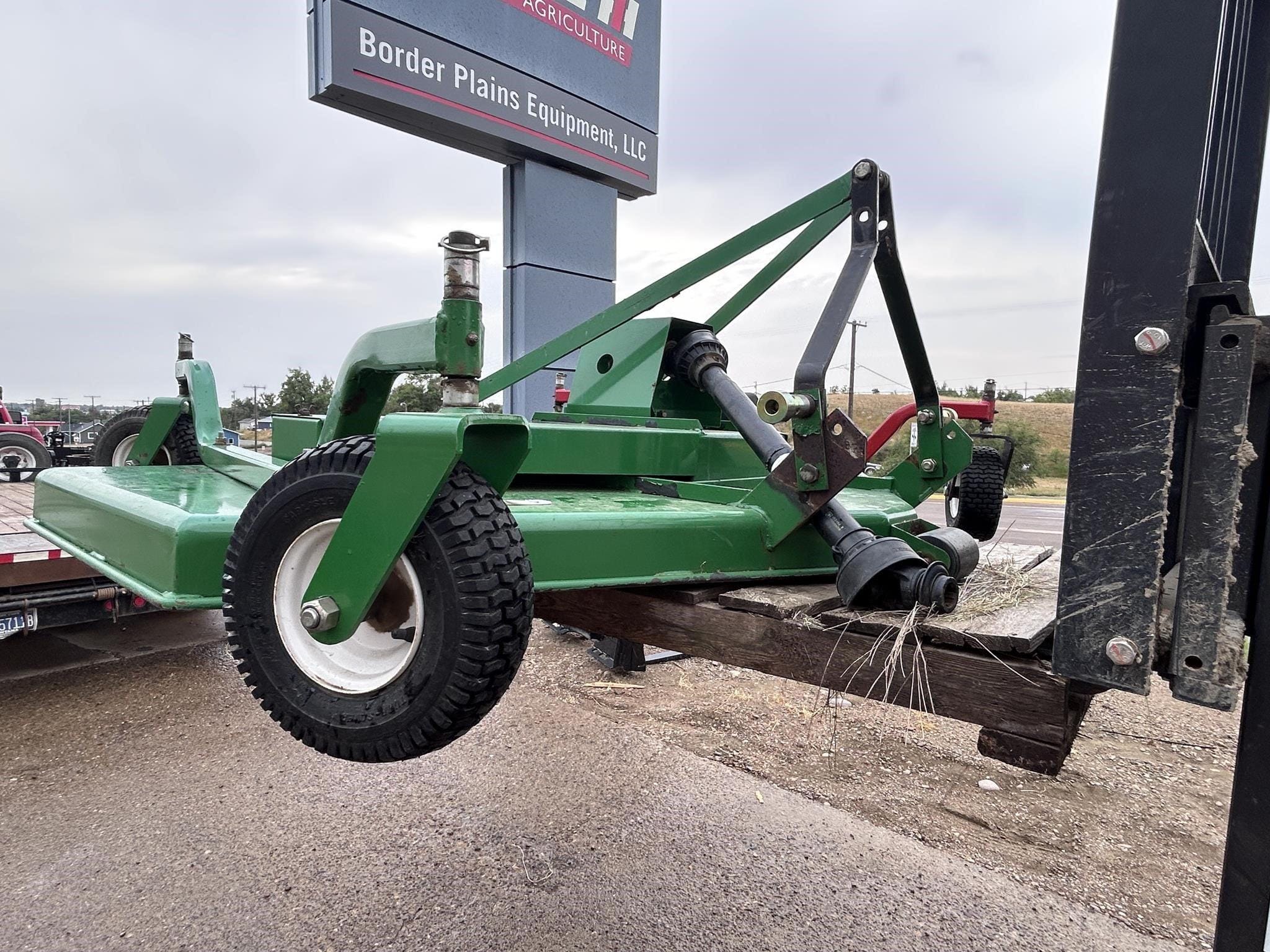 Farm King 755 Equipment Image0