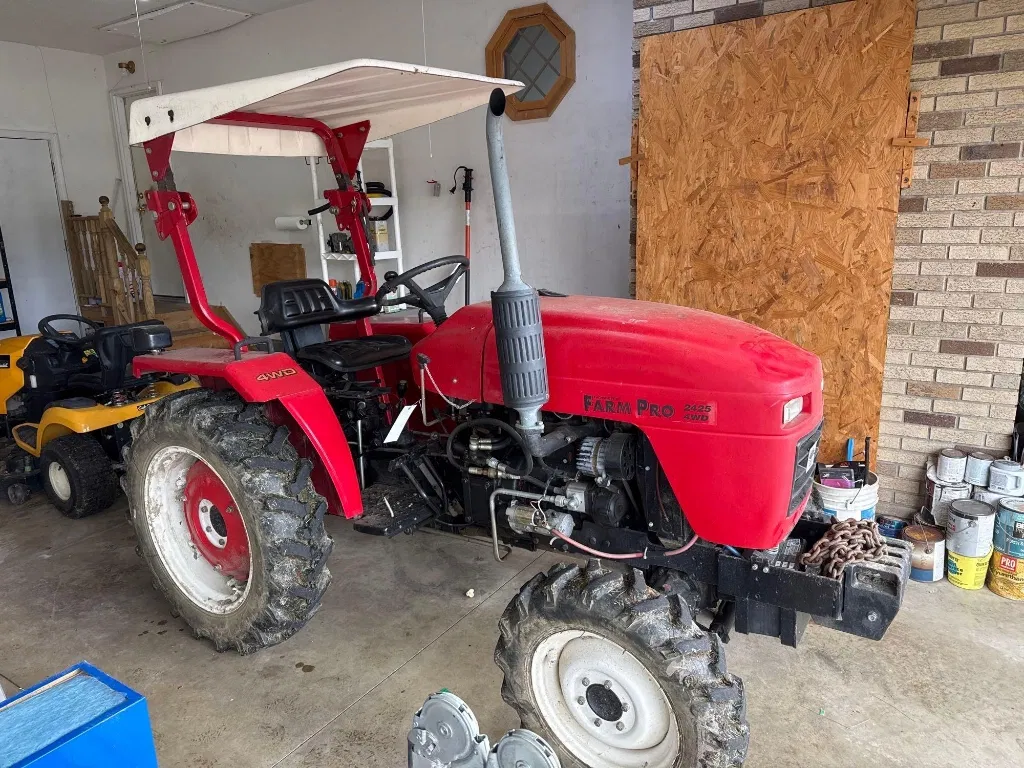 Main image Farm Pro 2425