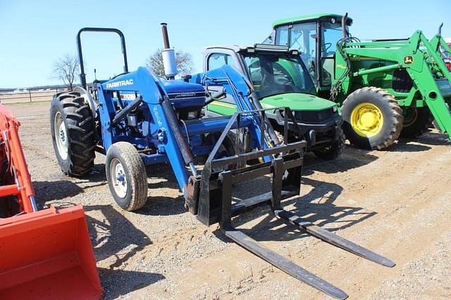 Image of Farmtrac 555 equipment image 3