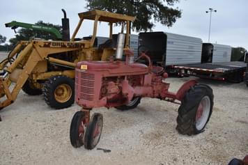 Main image Farmall B