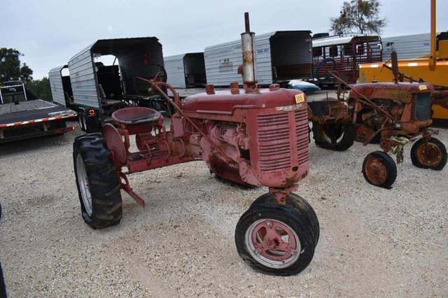 Image of Farmall B equipment image 1