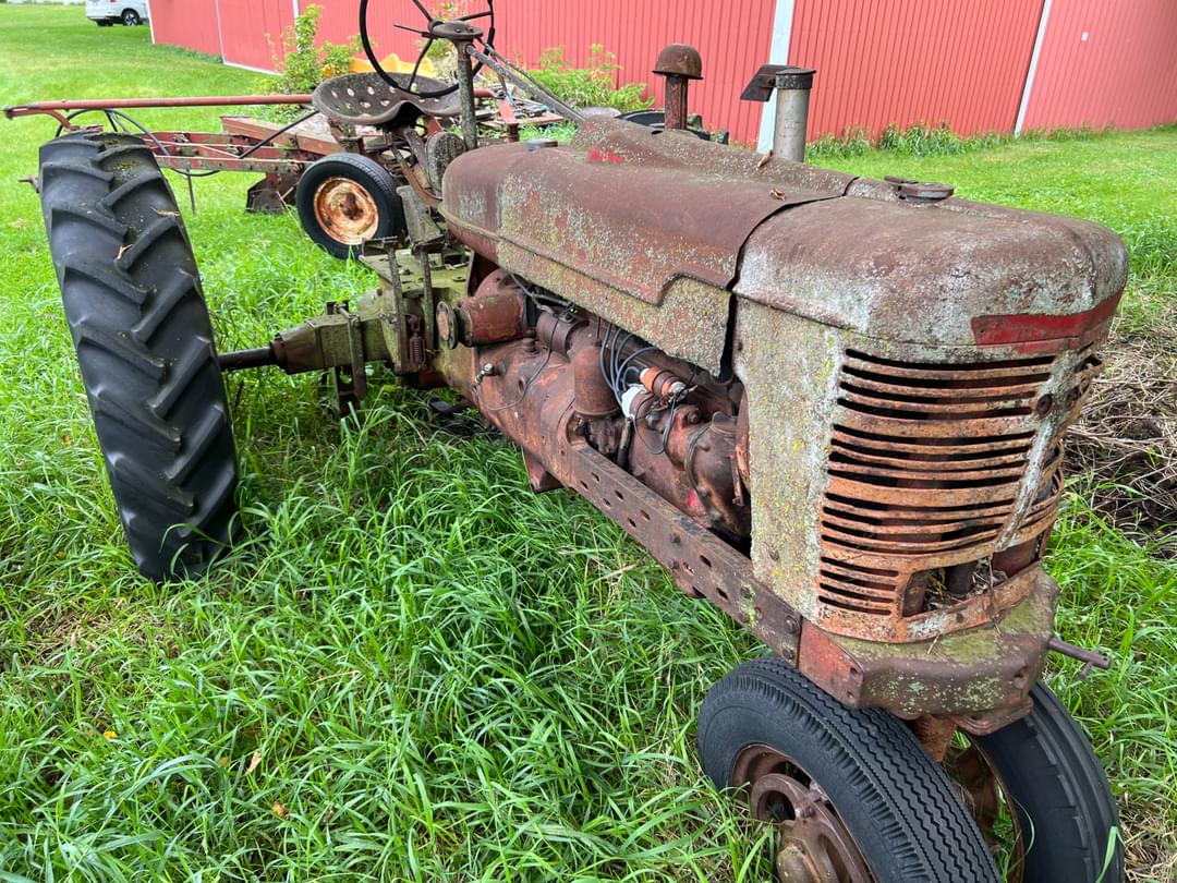 Image of Farmall H Image 1