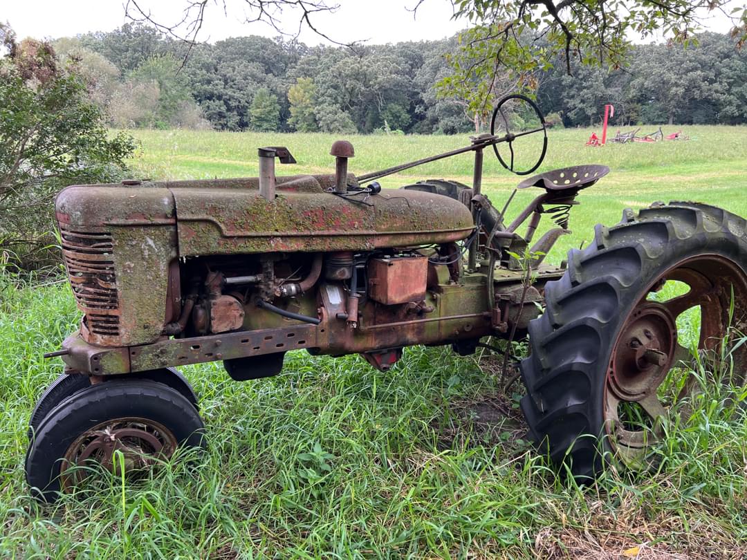 Image of Farmall H Image 0
