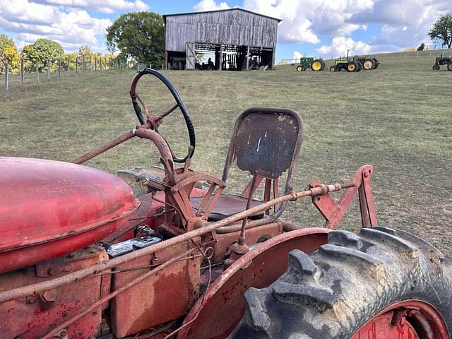 Image of Farmall 100 equipment image 2