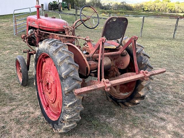 Image of Farmall 100 equipment image 4