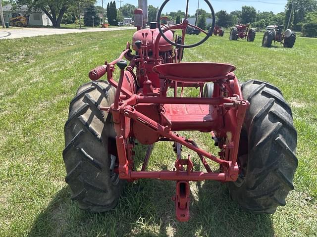 Image of Farmall 100 equipment image 2