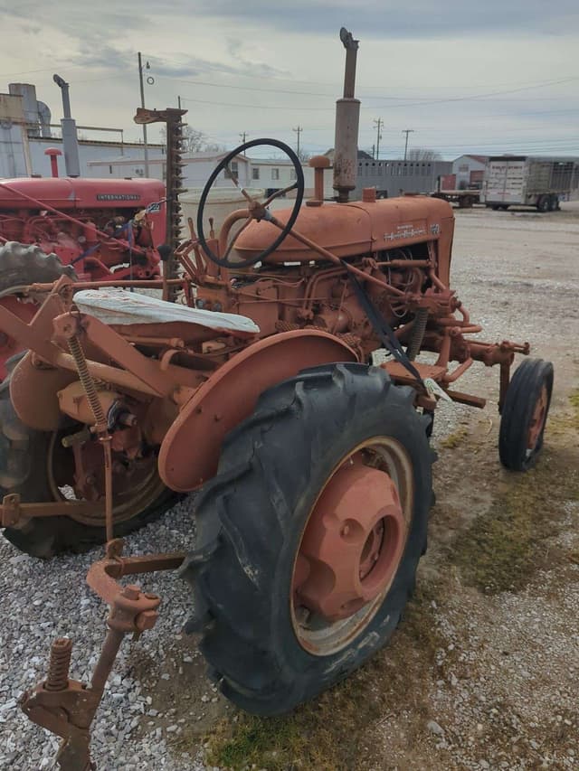 Image of Farmall 100 equipment image 4