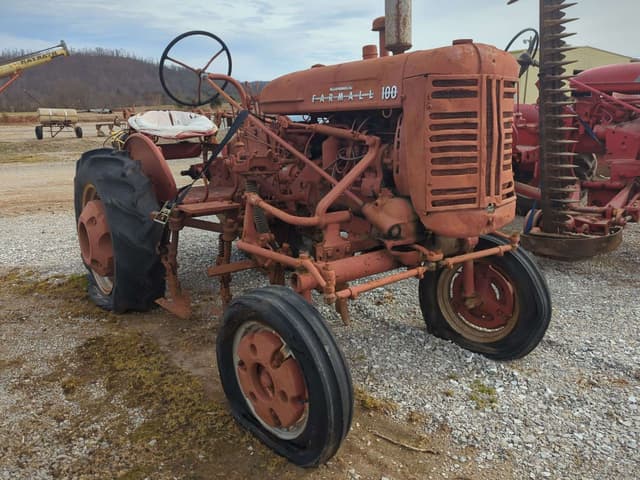 Image of Farmall 100 equipment image 2