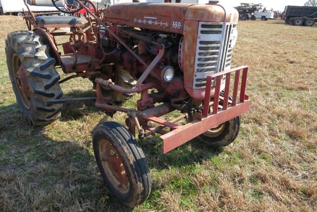 Image of Farmall 100 equipment image 3