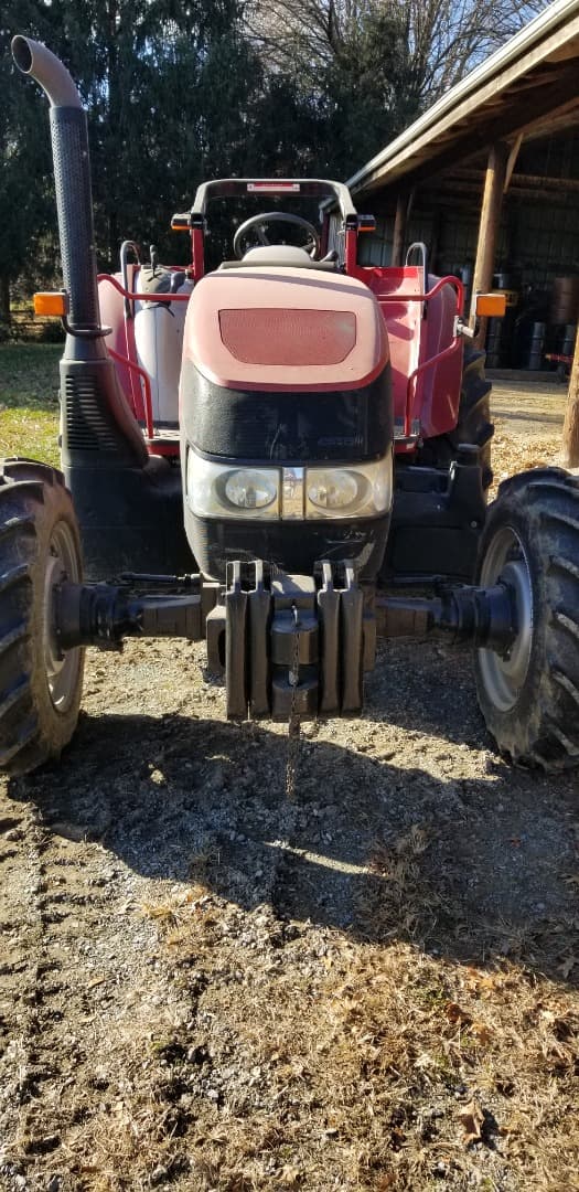 Image of Case IH Farmall 100C equipment image 3