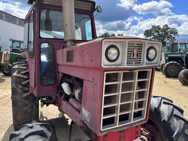 Image of International Harvester 1066 equipment image 4