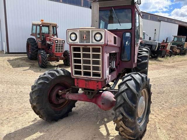 Image of International Harvester 1066 equipment image 1