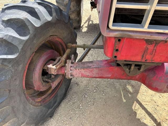 Image of International Harvester 1066 equipment image 3
