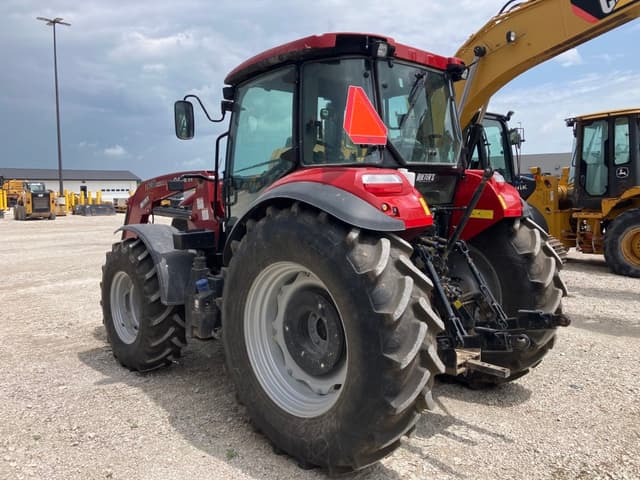 Image of Case IH Farmall 110C equipment image 2