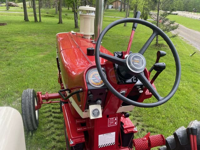 Image of Farmall 1206 Turbo equipment image 3