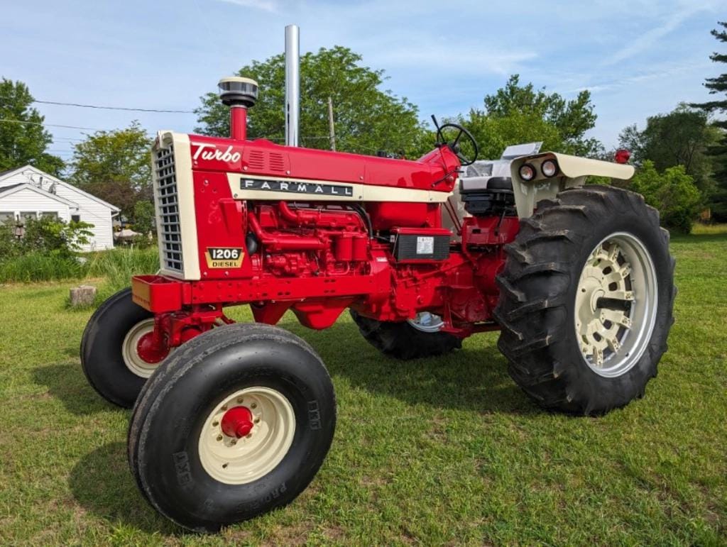 Main image International Harvester 1206