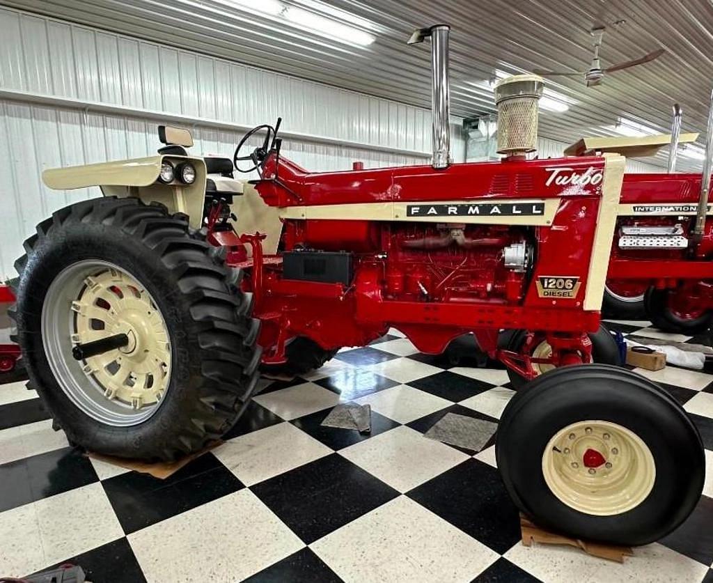 Image of International Harvester 1206 Primary image