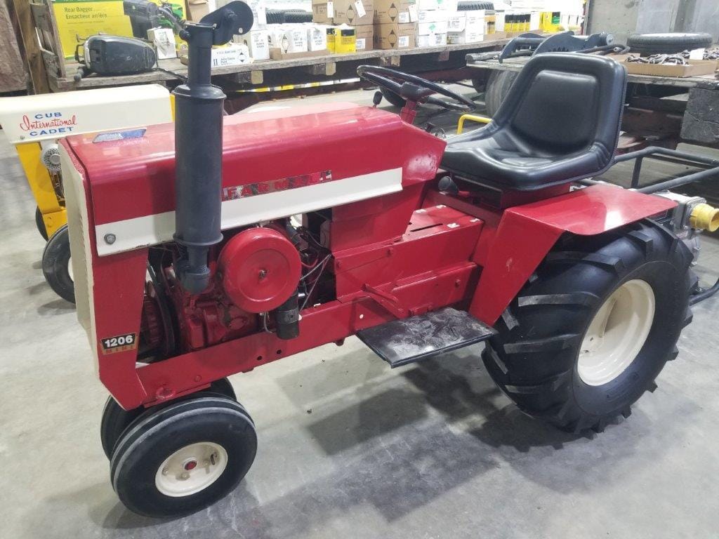 Main image International Harvester 1206