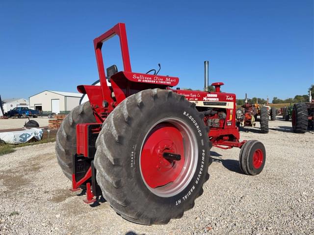 Image of International Harvester 1256 equipment image 2