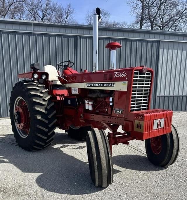 Image of International Harvester 1256 equipment image 3