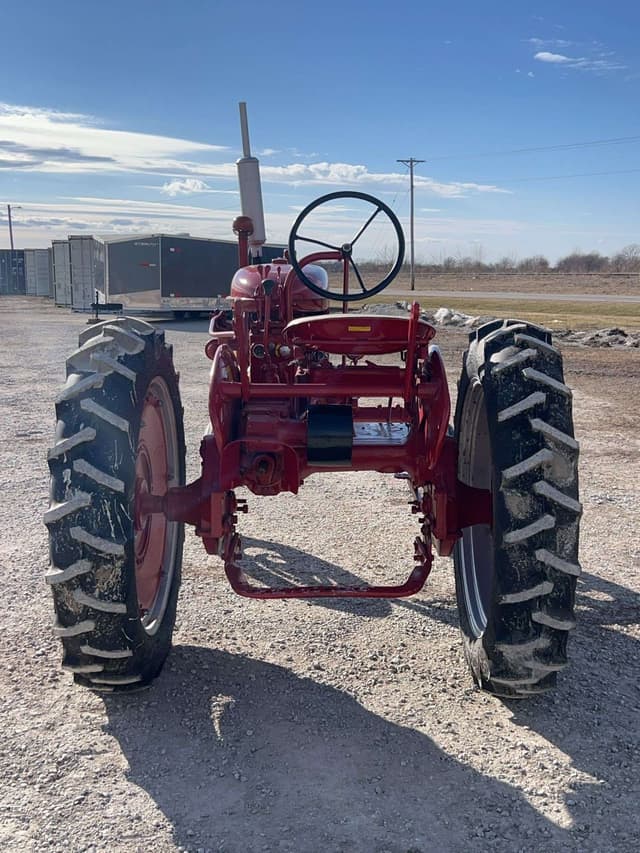 Image of Farmall 130 equipment image 3