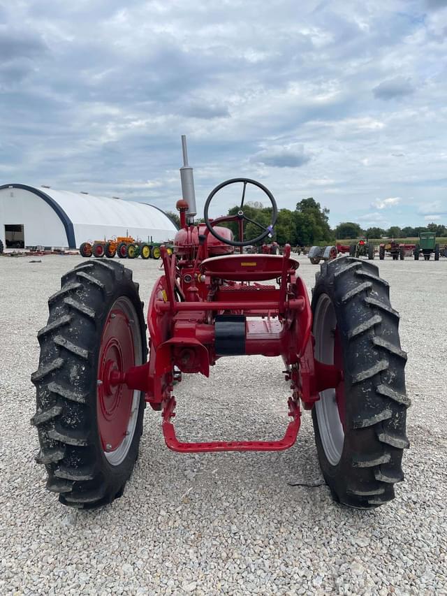 Image of Farmall 130 equipment image 3