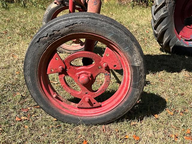 Image of Farmall 130 equipment image 2