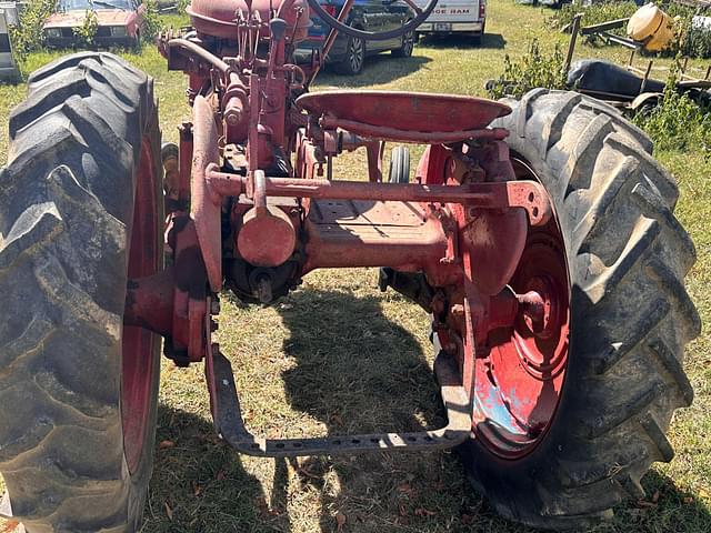 Image of Farmall 130 equipment image 4