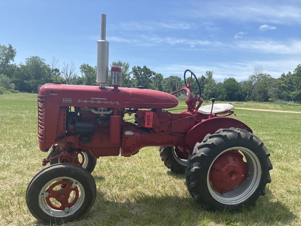 Main image Farmall 130