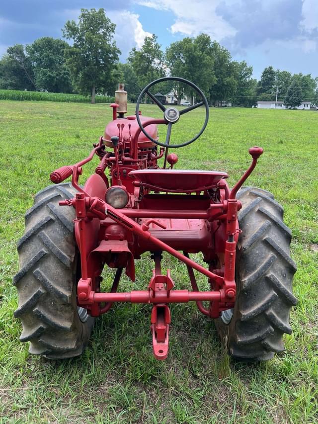 Image of Farmall 140 equipment image 3