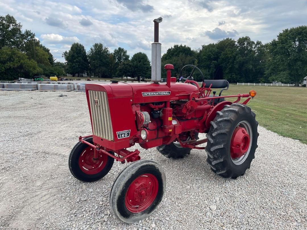 Image of Farmall 140 Primary image