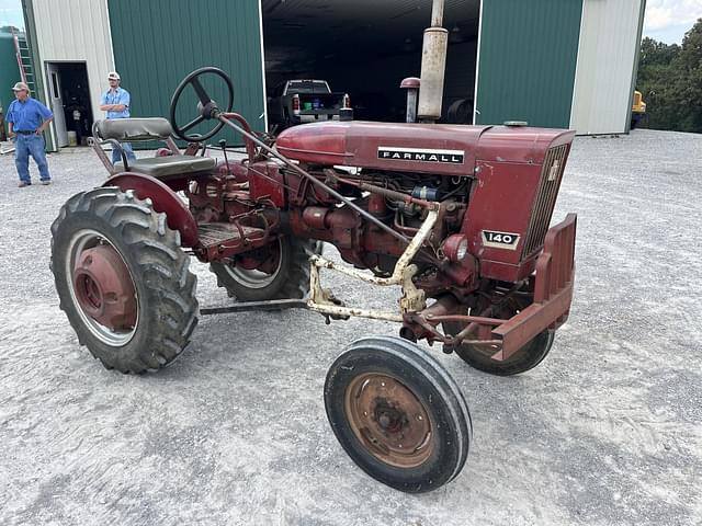 Image of Farmall 140 equipment image 1