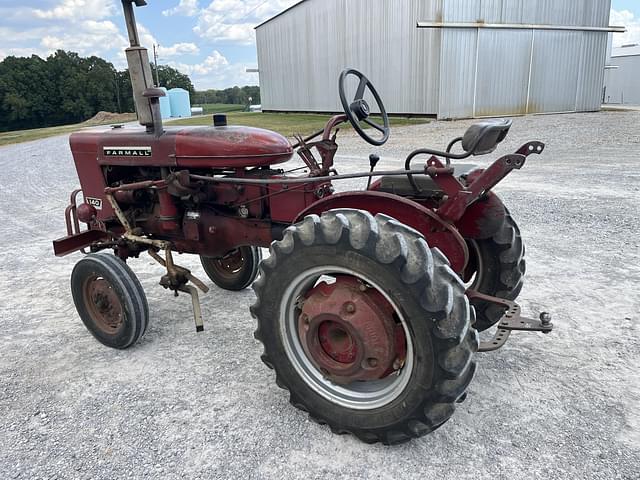 Image of Farmall 140 equipment image 2