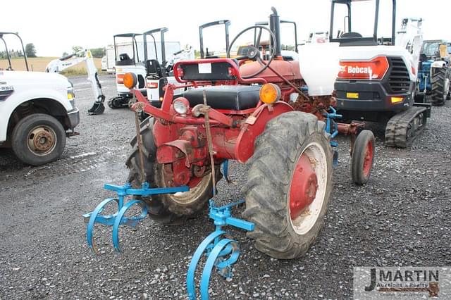 Image of Farmall 140 equipment image 2