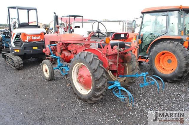 Image of Farmall 140 equipment image 3