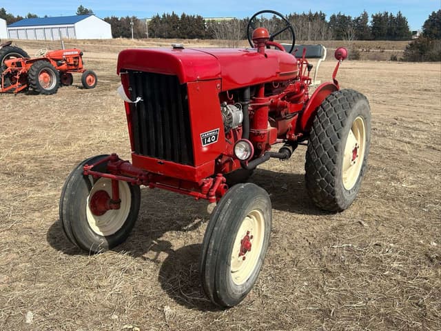 Image of Farmall 140 equipment image 1