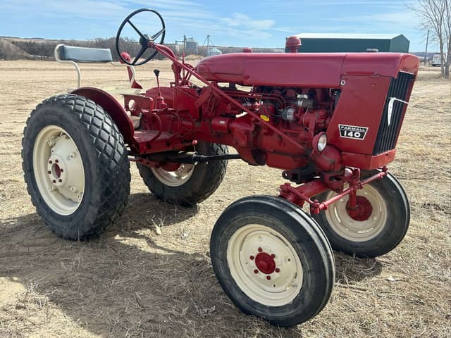 Image of Farmall 140 equipment image 3