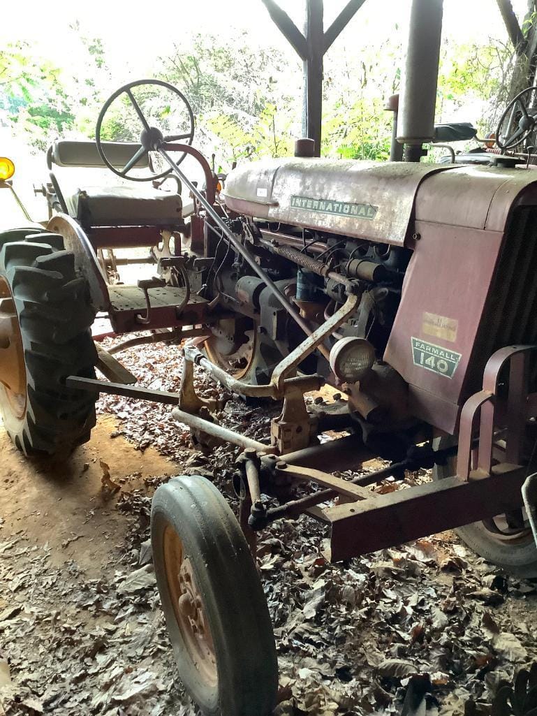 Main image Farmall 140